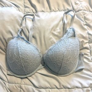 Light blue laced push-up bra